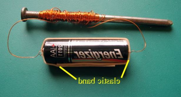 Slik skape en elektromagnet. Vikle kabelen rundt spiker.