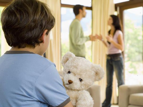 Hvordan man skal håndtere barn i en skilsmisse situasjon. Prøv å se din ex gjennom deres øyne - som sin mor / far.