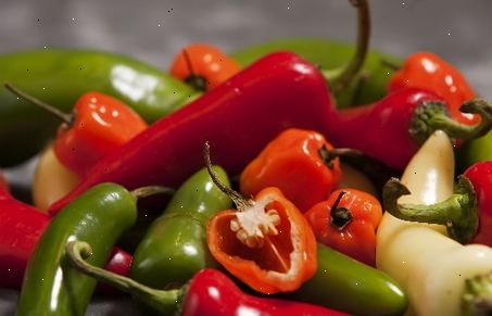 Hvordan å kjøle brannsår fra chili peppers