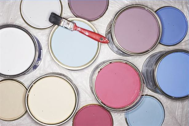 Hvordan å blande farger for å lage rosa. Hvis du bruker akryl eller olje, bland hvit og rød maling.