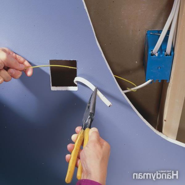 Hvordan legge til en stikkontakt på veggen. Du må lese advarsler før du prøver.